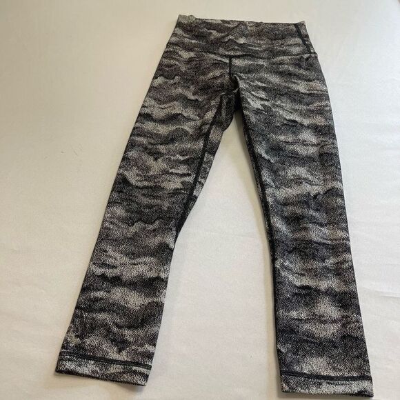 Lululemon Black Grey Wunder Under Leggings Size 4 - Picture 1 of 9